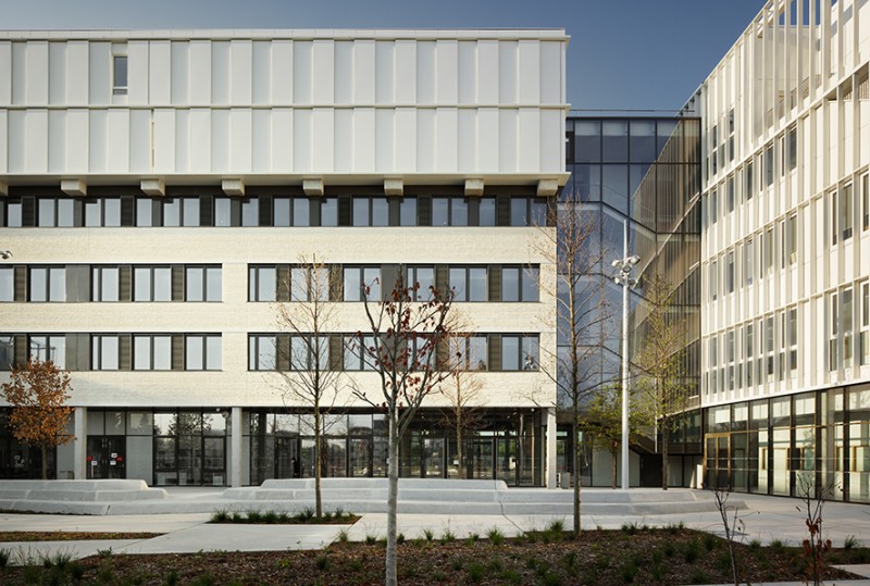 B2A 014 - Lycée international 4b7a3210