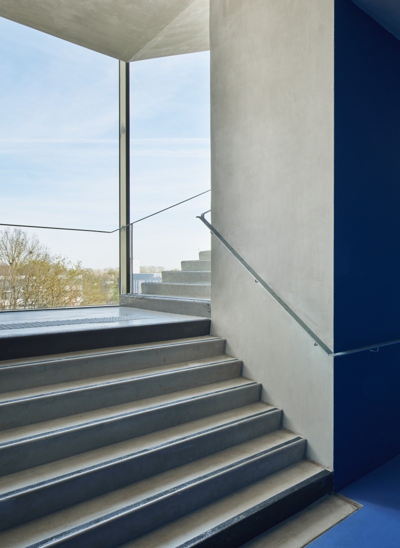 B2A 014 - Lycée international 4b7a4292